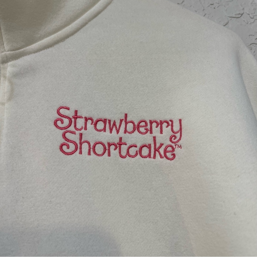 Strawberry Shortcake Quarter Zip Graphic Sweatshirt NWT - Picture 4 of 8